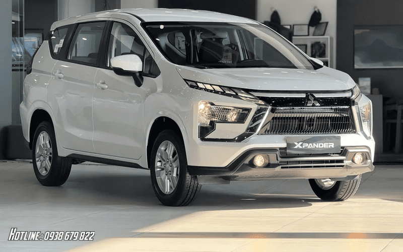 Mitsubishi Xpander MT số sàn màu trắng 2026